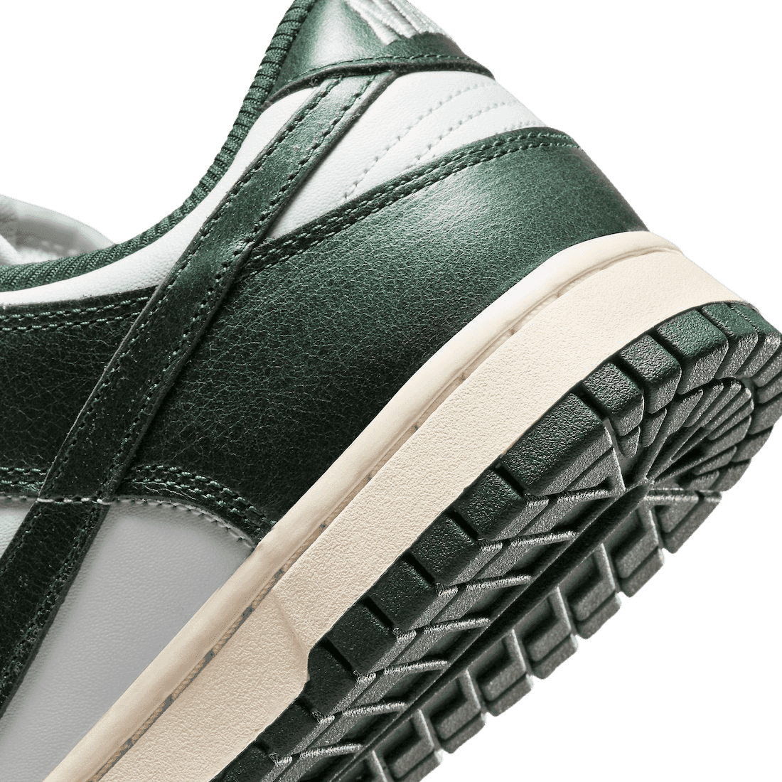 Nike Dunk Low Vintage Green (W)