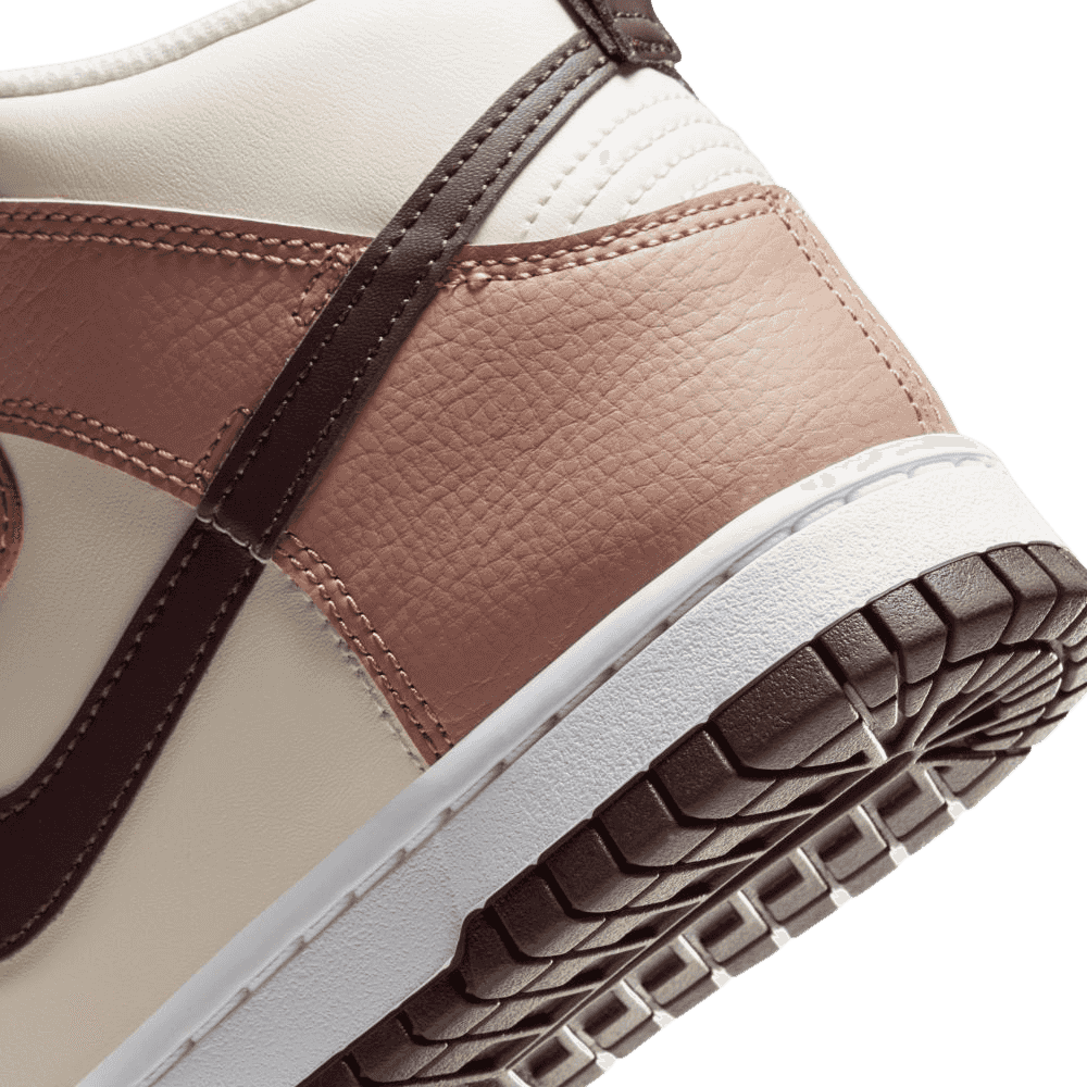 Nike Dunk High Dusted Clay (W)