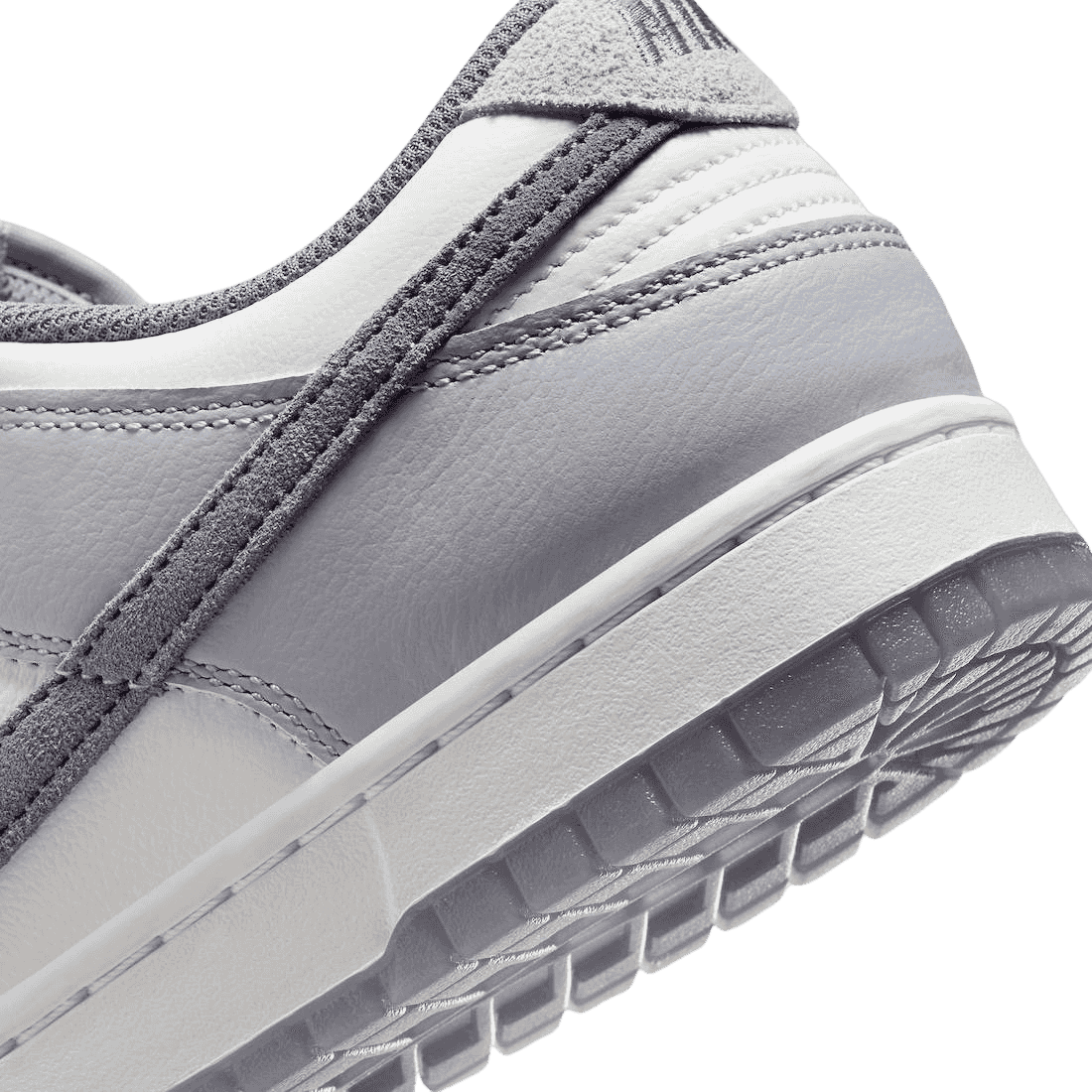 Nike Dunk Low SE Light Carbon