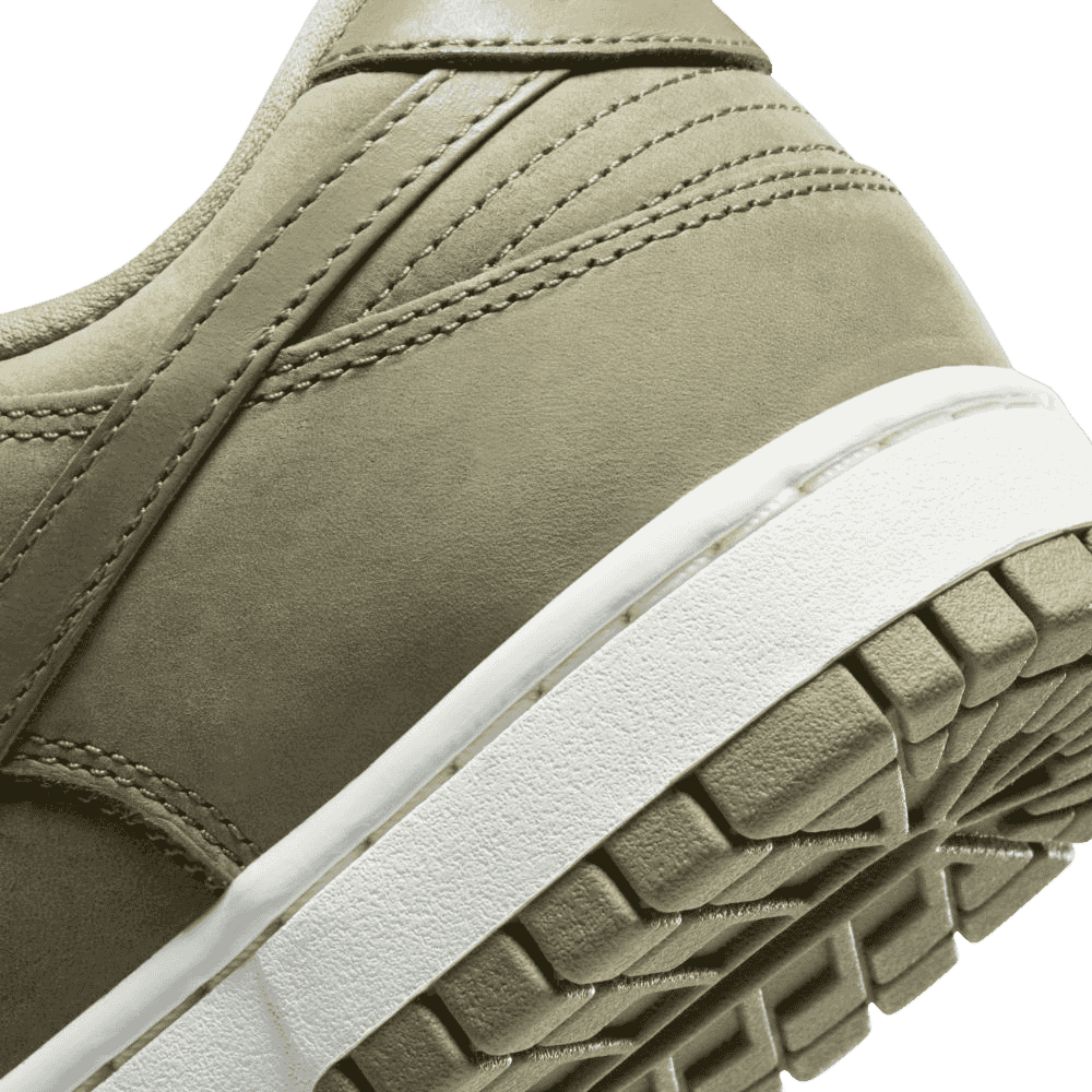 Nike Dunk Low Neutral Olive (W)