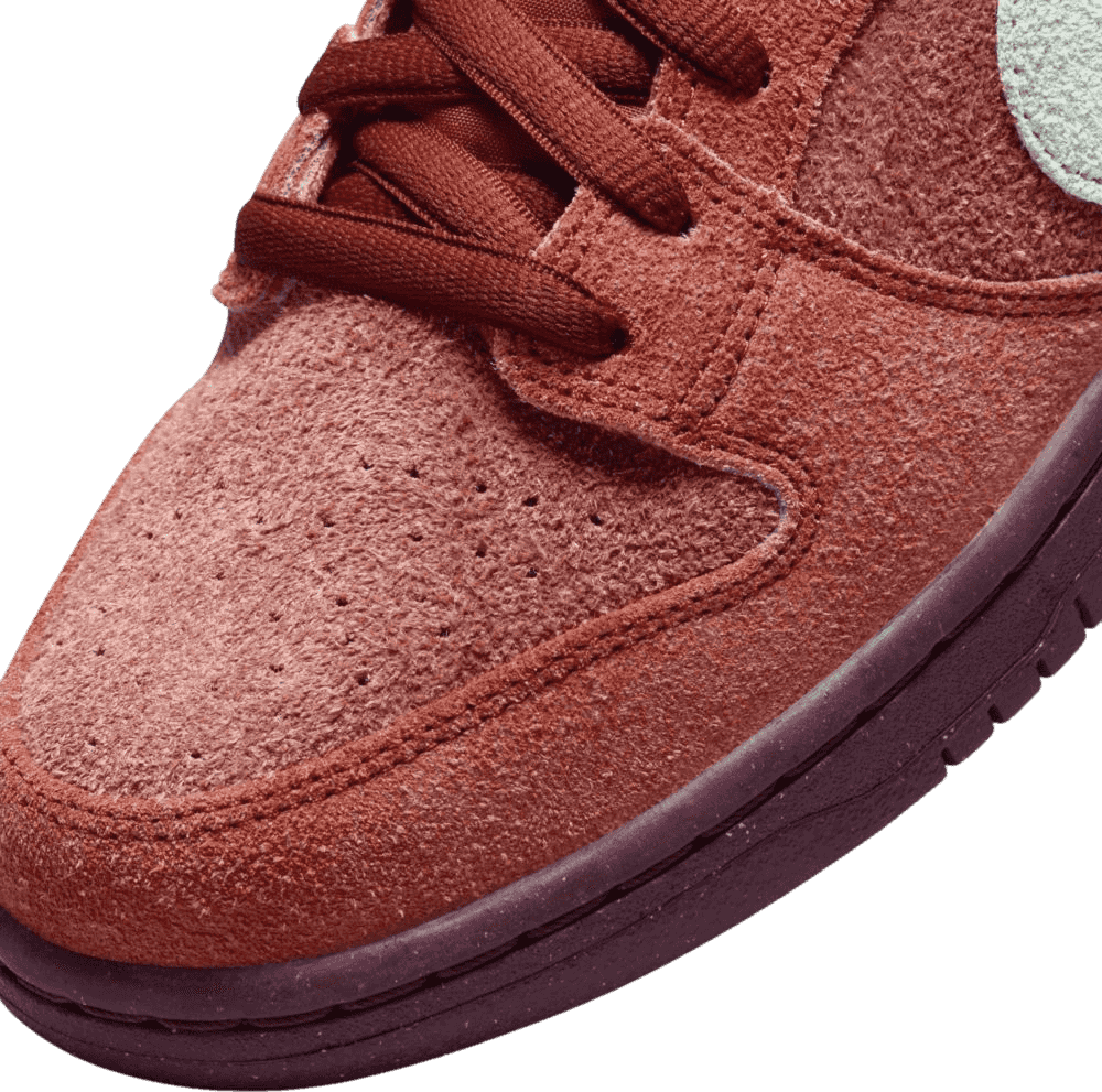 Nike SB Dunk Low Mystic Red