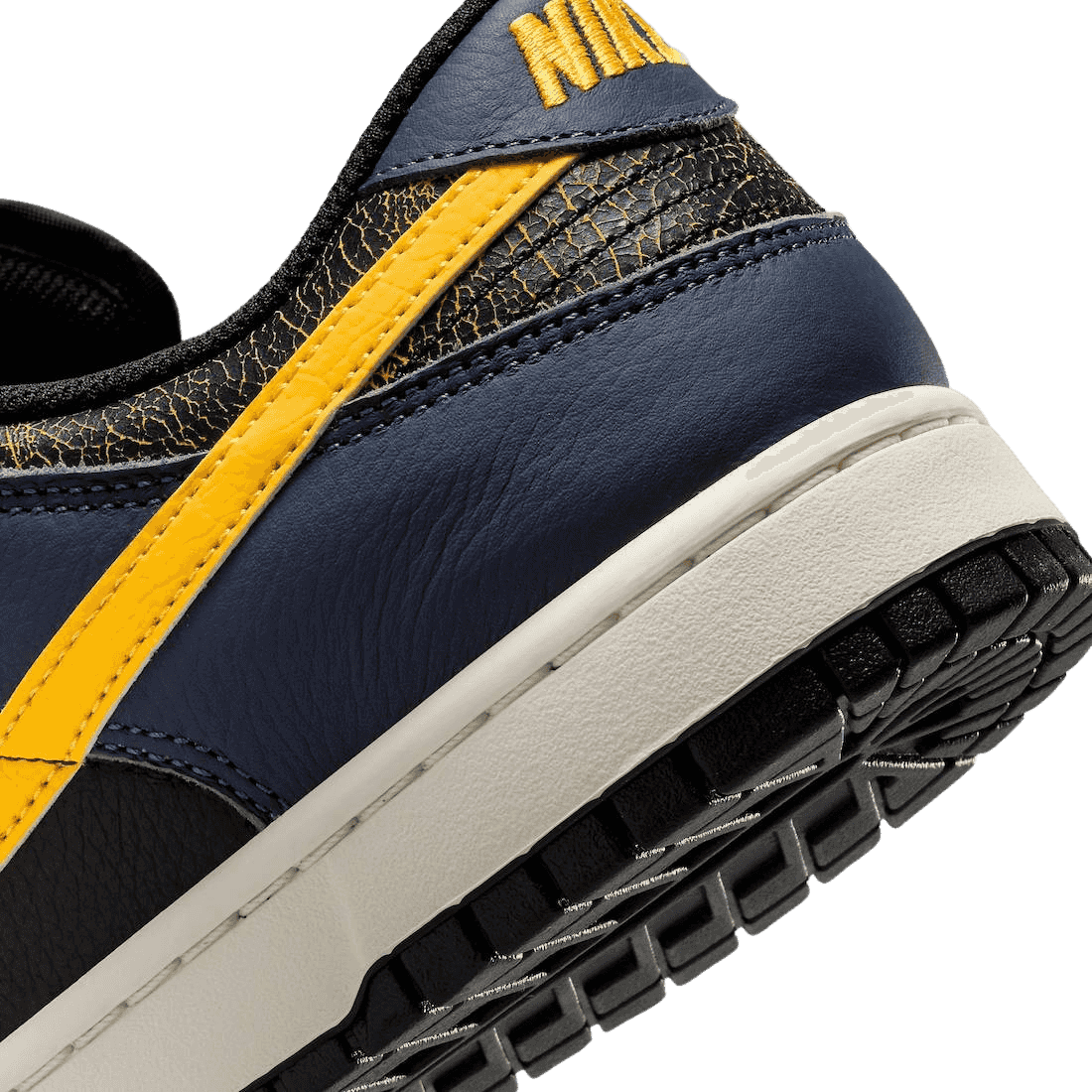 Nike Dunk Low Vintage Michigan