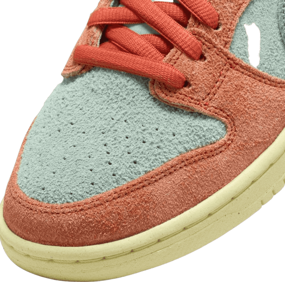 Nike SB Dunk Low Noise Aqua