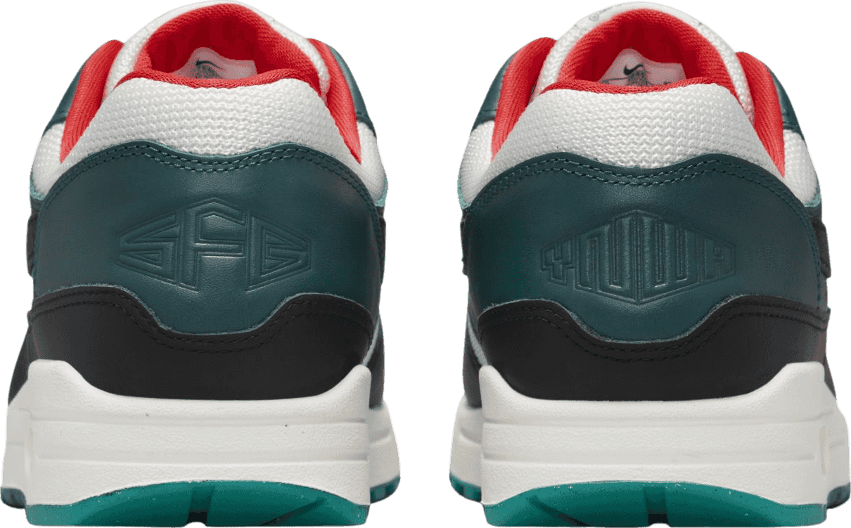 LeBron x Nike Air Max 1 Liverpool