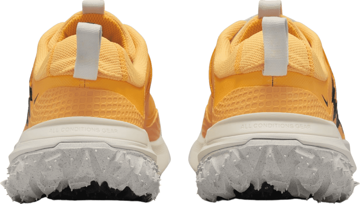 Nike ACG Mountain Fly Low Laser Orange