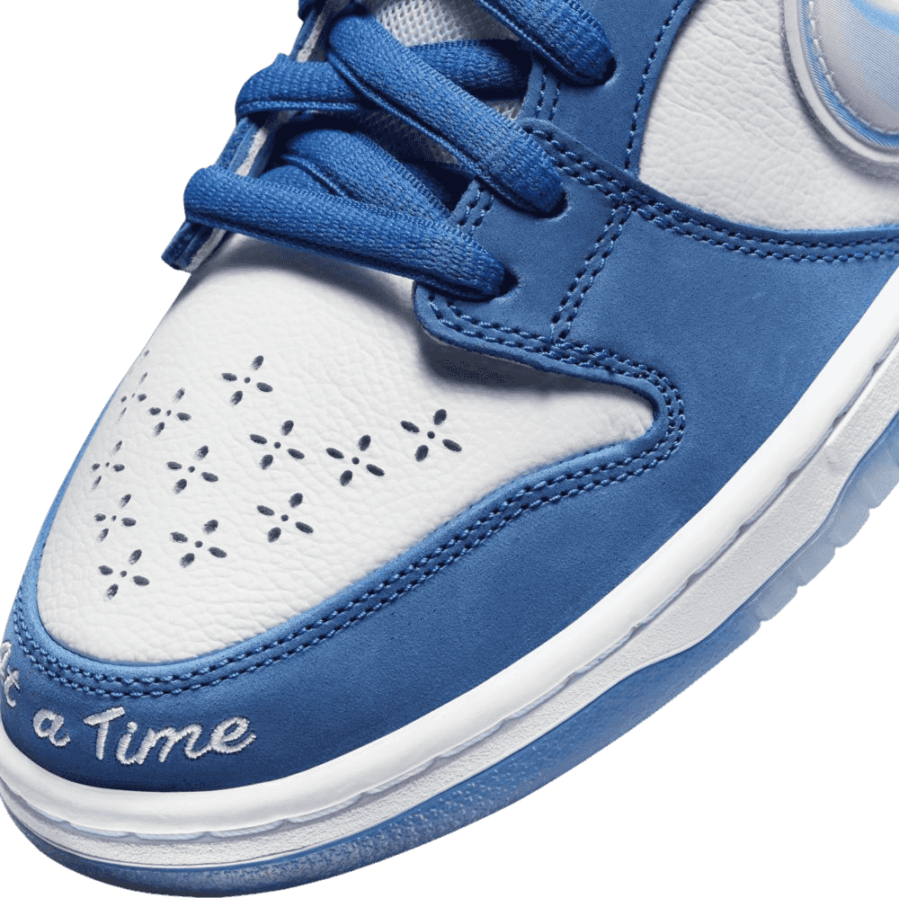 Nike SB Dunk Low Born x Raised