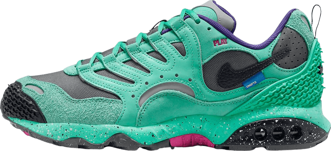 Undefeated x Nike Air Terra Humara Light Menta
