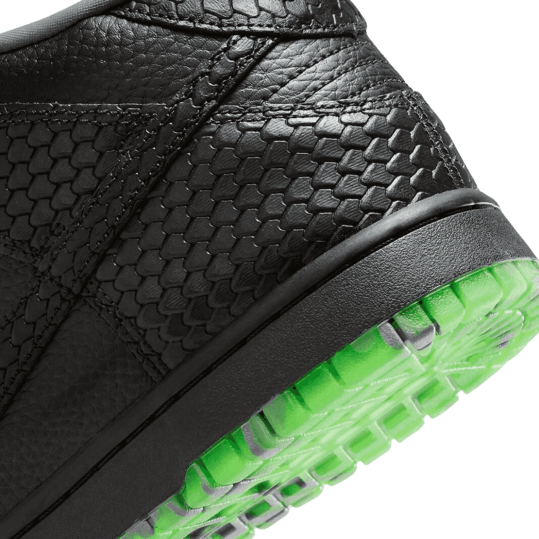 Nike Dunk Mid Premium Halloween 'Headless Horseman'