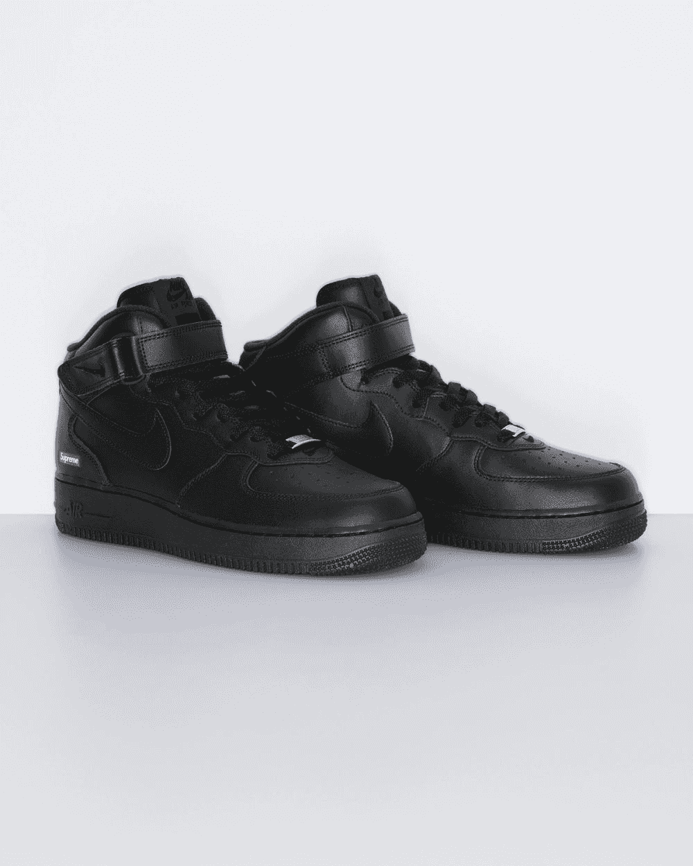 Supreme x Nike Air Force 1 Mid
