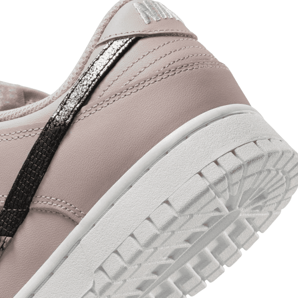 Nike Dunk Low SE Primal Pink (W)