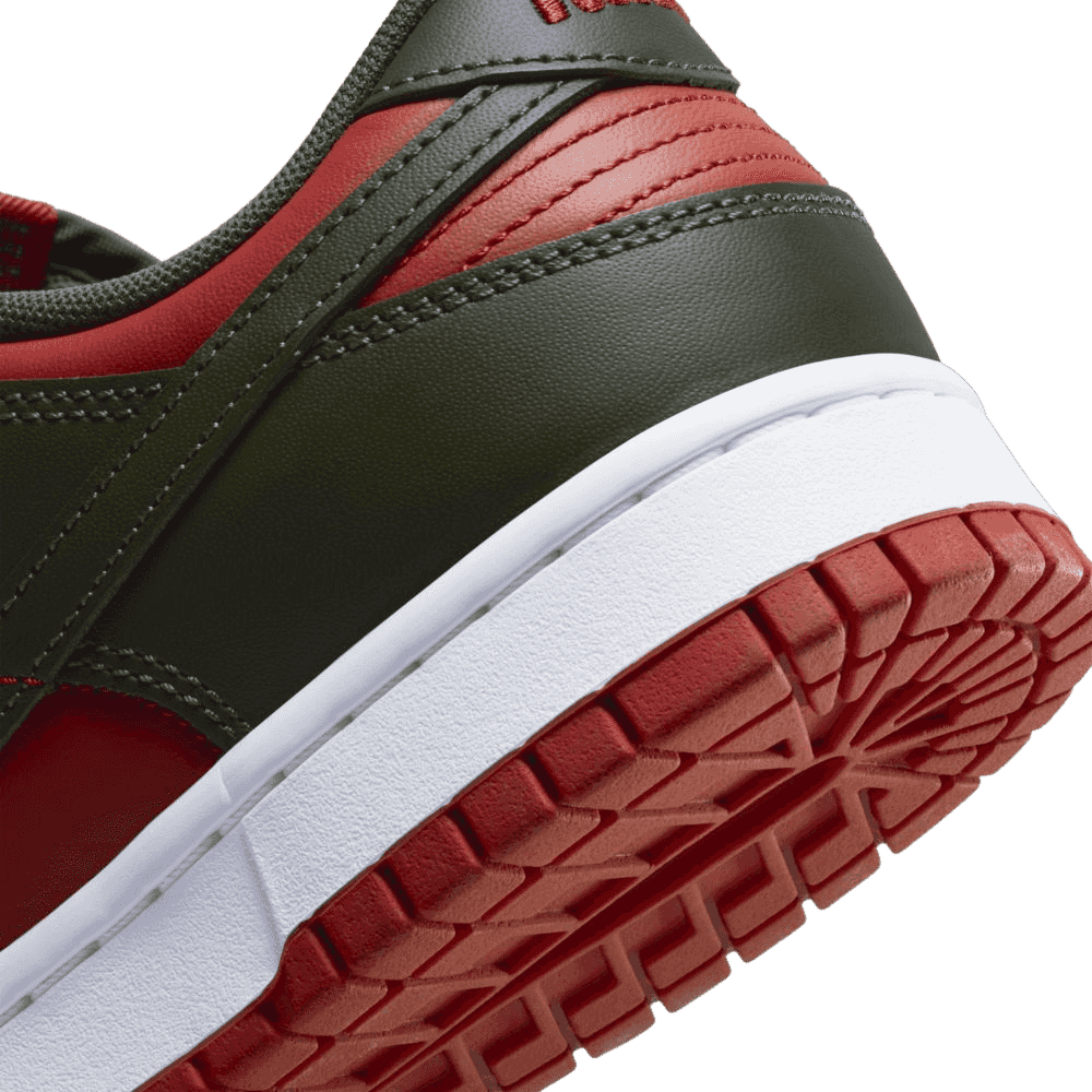 Nike Dunk Low Mystic Red