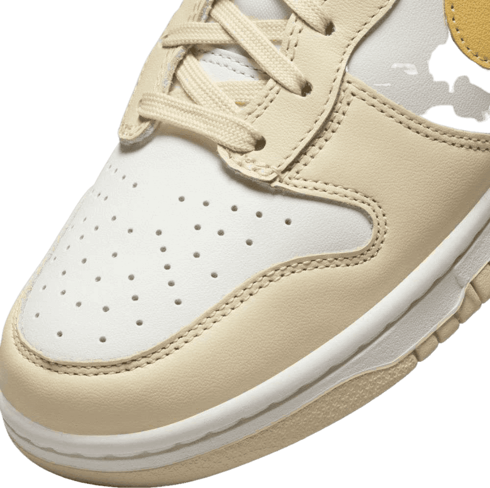 Nike Dunk High Pale Vanilla (W)