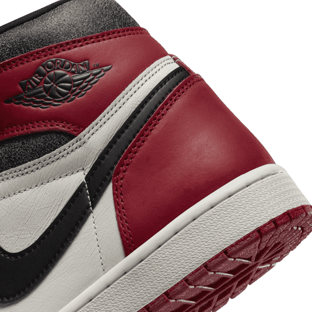 Air Jordan 1 High OG Chicago Lost and Found