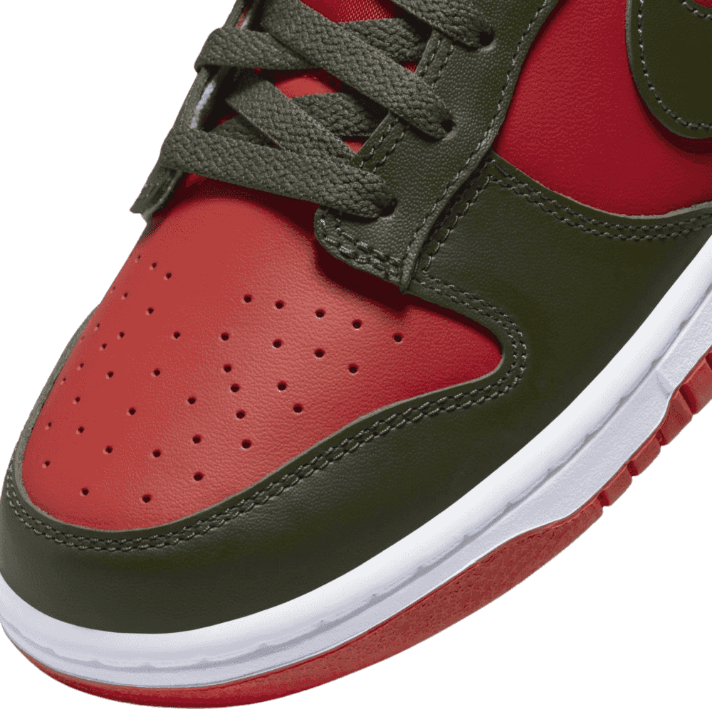 Nike Dunk Low Mystic Red