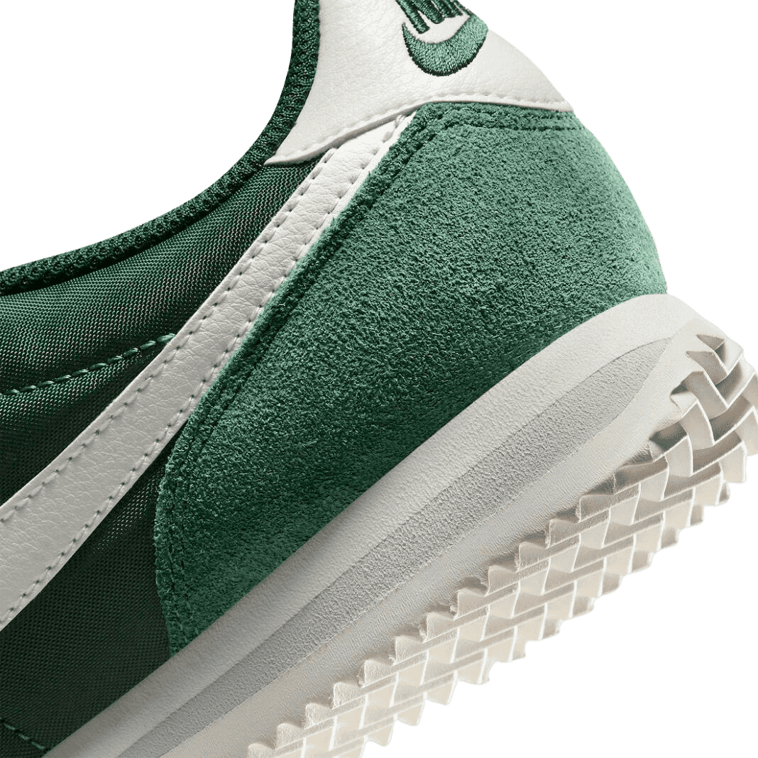Nike Cortez Fir (W)