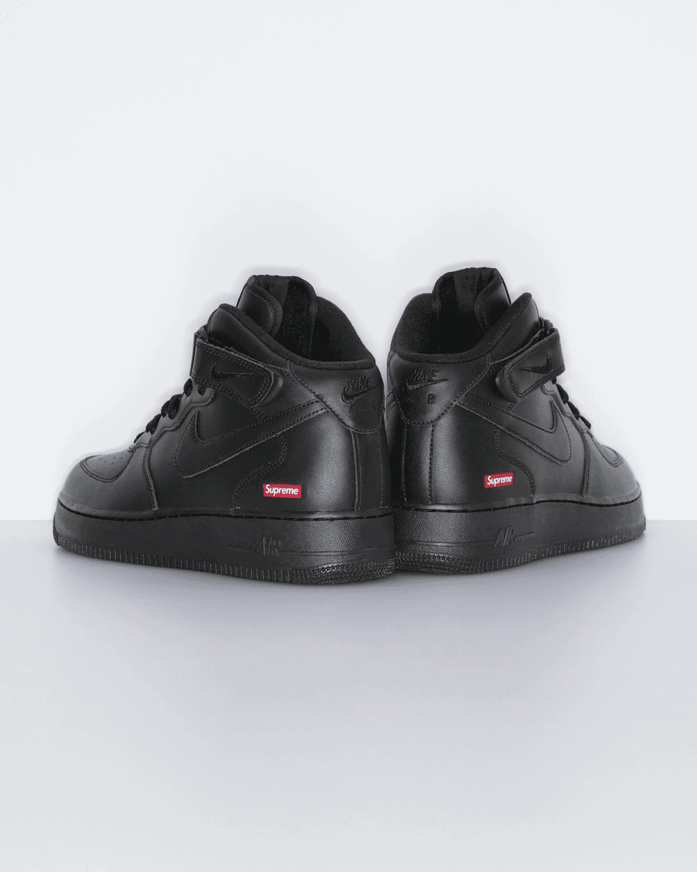Supreme x Nike Air Force 1 Mid