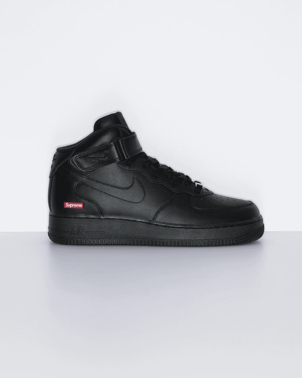 Supreme x Nike Air Force 1 Mid