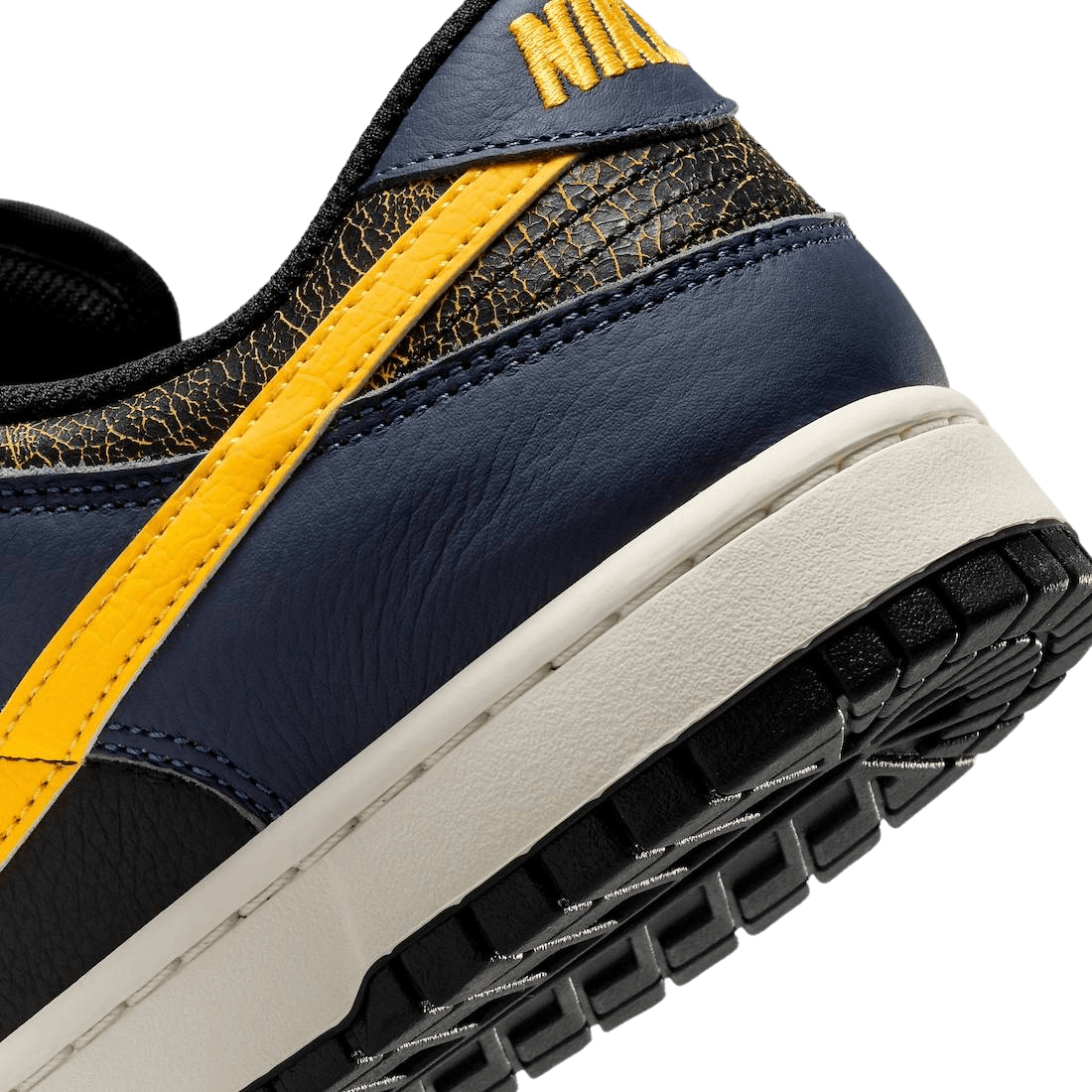 Nike Dunk Low Vintage Michigan