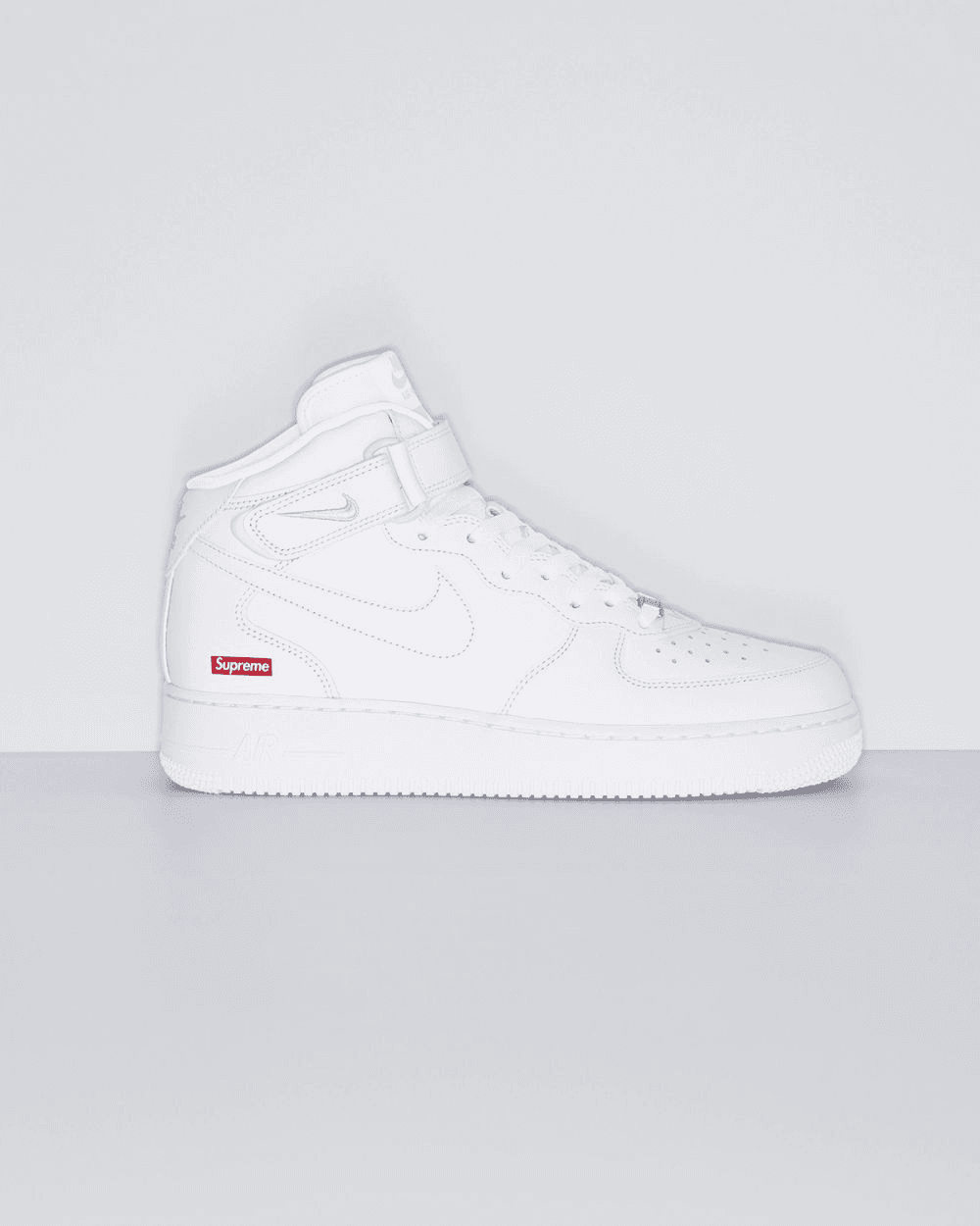 Supreme x Nike Air Force 1 Mid