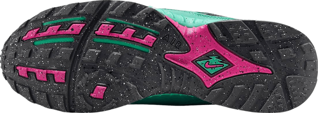 Undefeated x Nike Air Terra Humara Light Menta