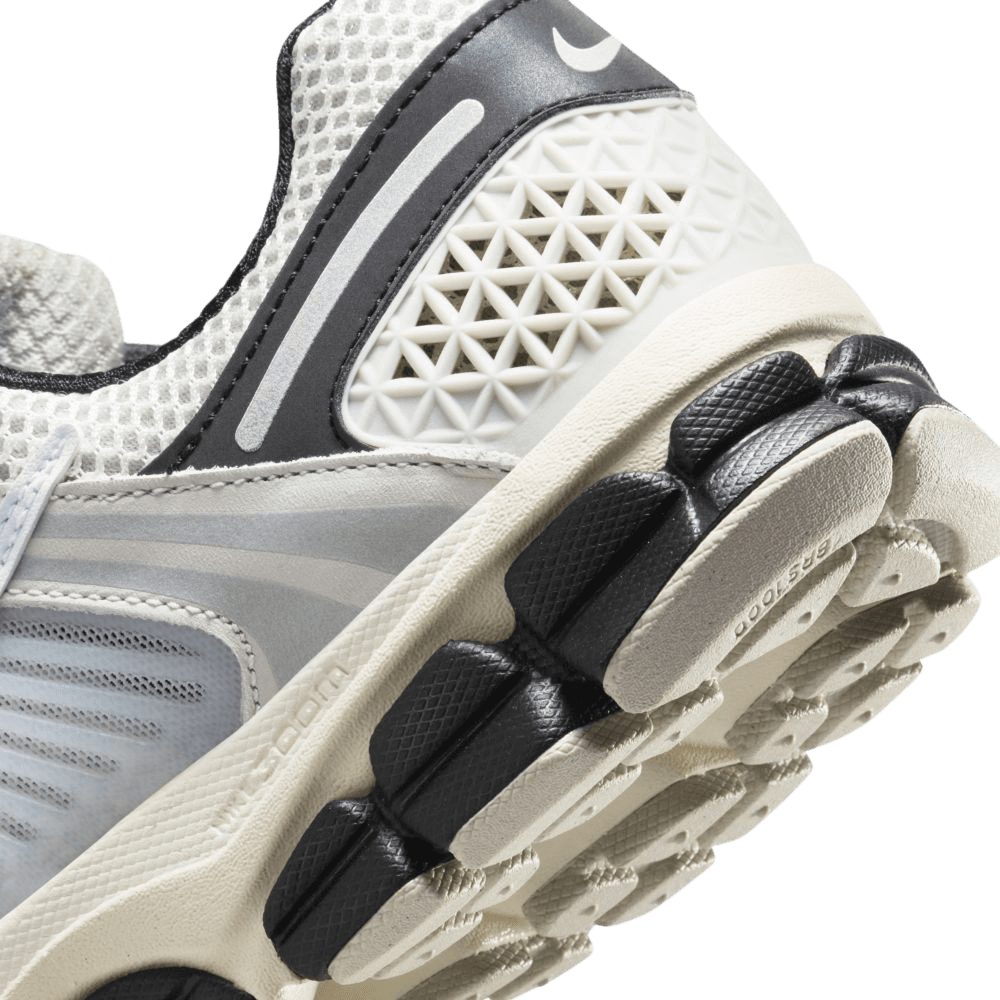 Nike Zoom Vomero 5 Light Bone/Black