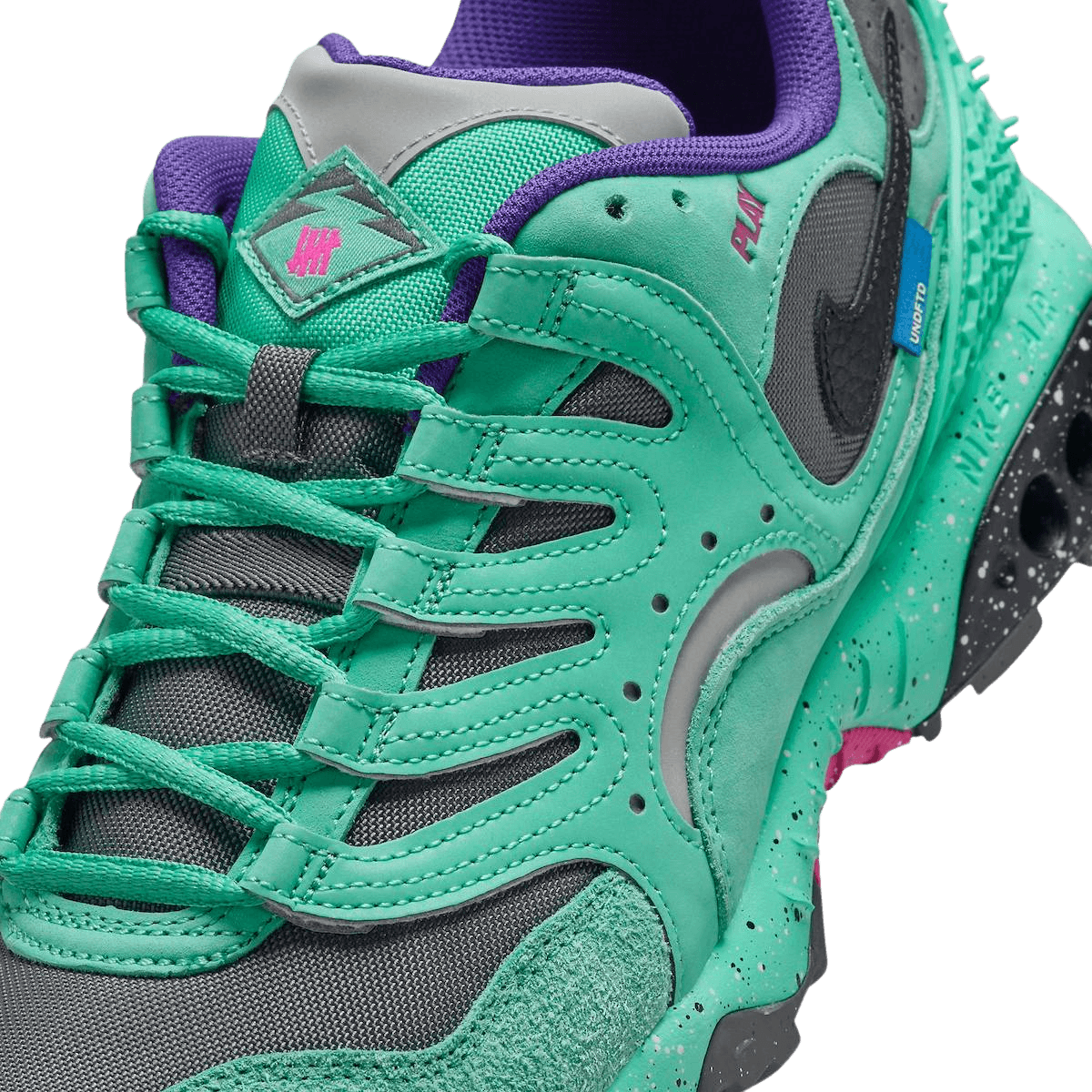 Undefeated x Nike Air Terra Humara Light Menta