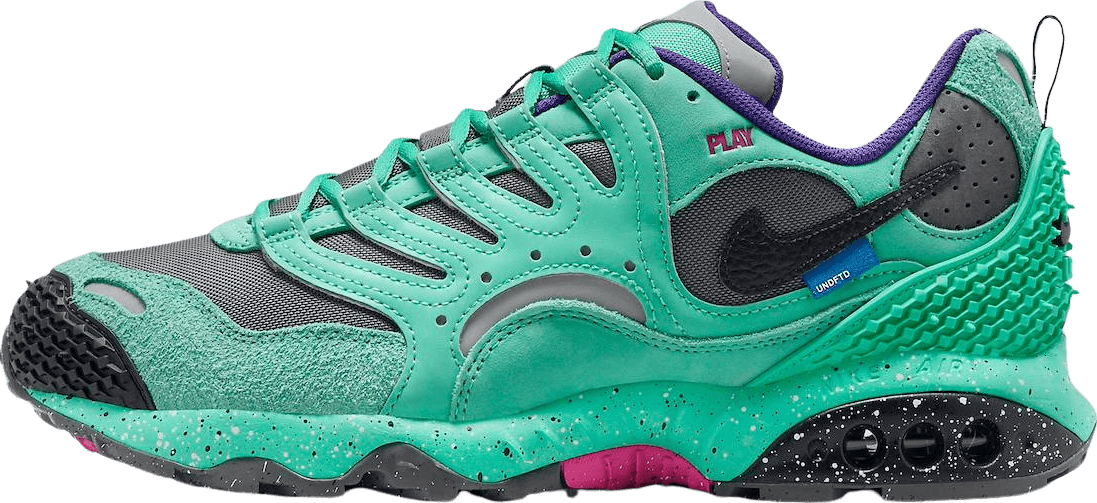 Undefeated x Nike Air Terra Humara Light Menta