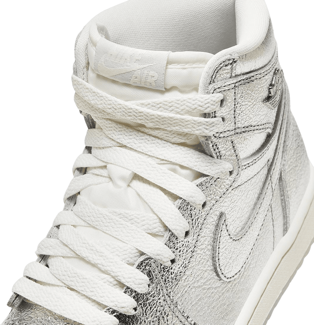 Air Jordan 1 Retro High Chrome (W)