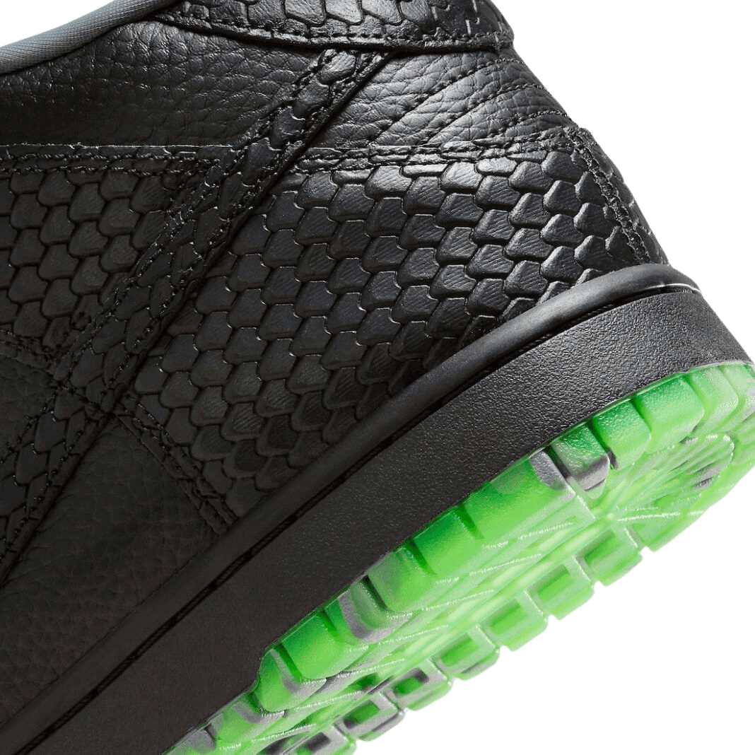 Nike Dunk Mid Premium Halloween 'Headless Horseman'