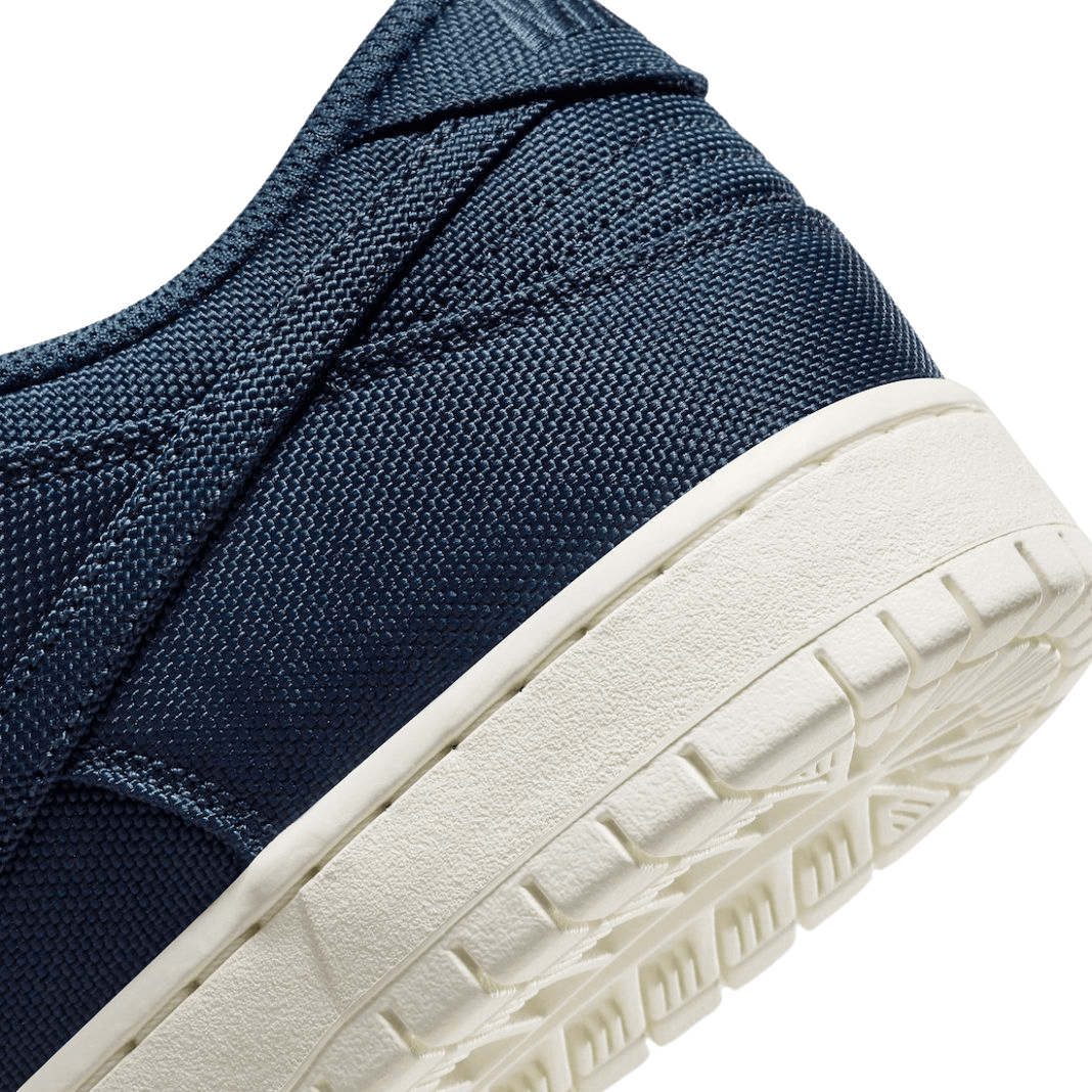 Nike SB Dunk Low Midnight Navy/Desert Ochre