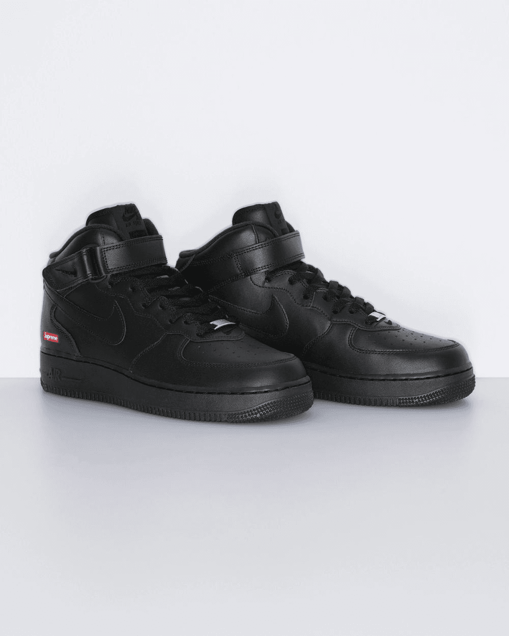 Supreme x Nike Air Force 1 Mid