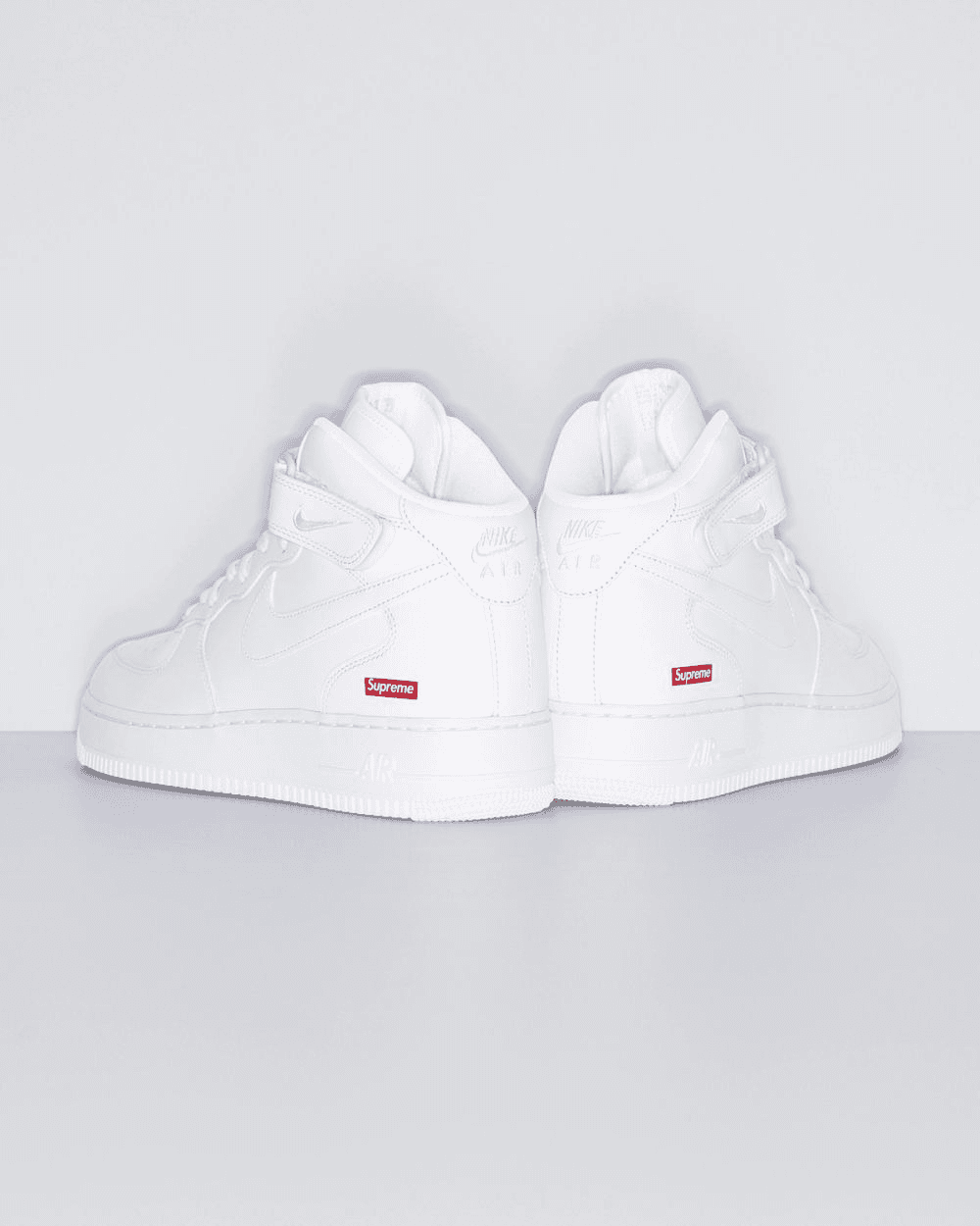 Supreme x Nike Air Force 1 Mid