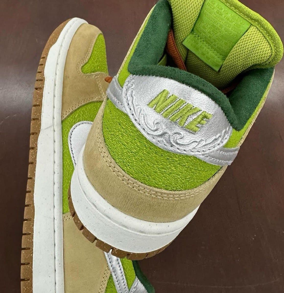 Nike SB Dunk Low Escargot FQ7585-200