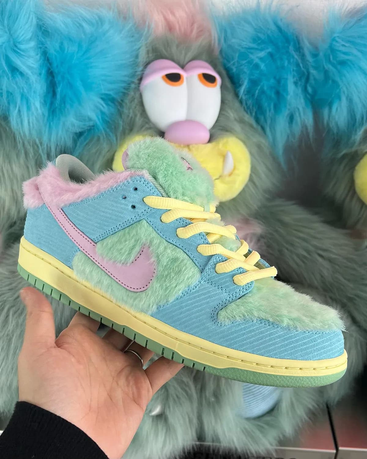 verdy-nike-sb-dunk-low-visty.webp